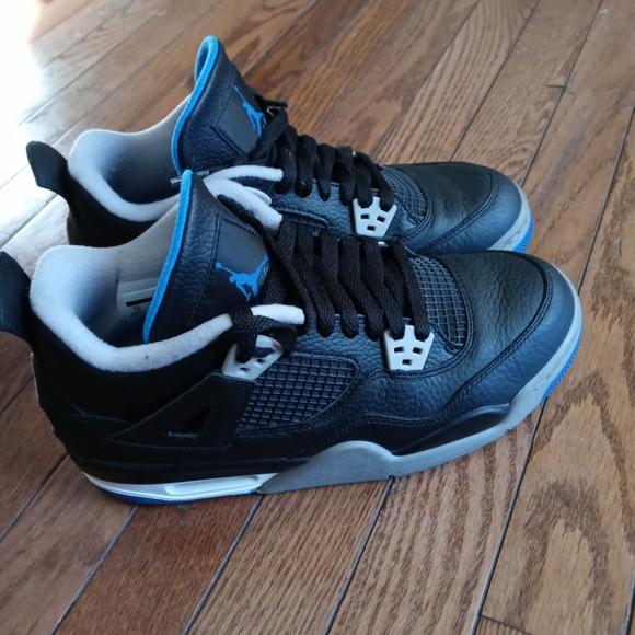 🚫SOLD🚫 Air Jordan 4 Retro - Picture 6 of 8